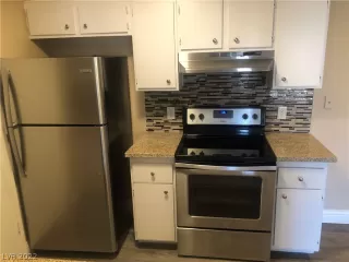 Photo #5: 2394401 Listing 