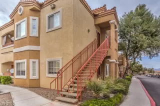 Photo #2: 2394405 Listing