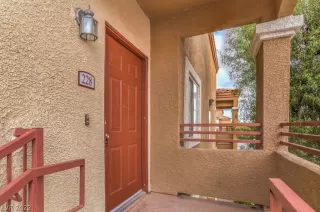 Photo #3: 2394405 Listing