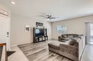 Photo #1: 2394428 Listing