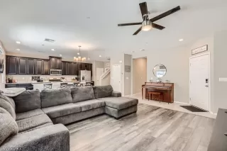Photo #2: 2394428 Listing