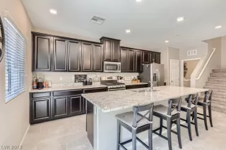Photo #3: 2394428 Listing