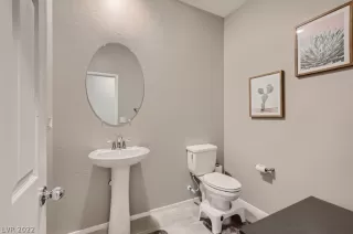 Photo #5: 2394428 Listing