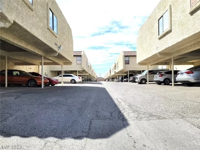 MLS: 2394439 Condo For Sale