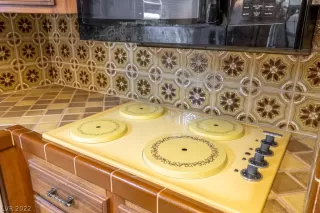 Photo #4: 2394446 Listing