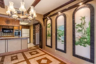 Photo #6: 2394446 Listing