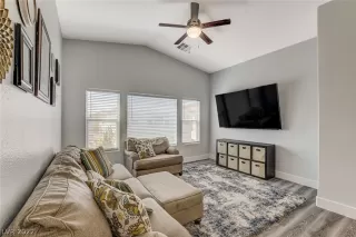 Photo #1: 2394449 Listing