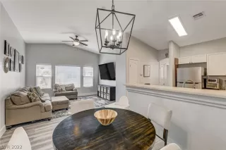 Photo #3: 2394449 Listing