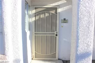 Photo #3: 2394452 Listing