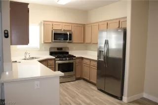 Photo #4: 2394452 Listing