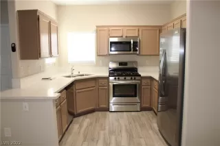 Photo #5: 2394452 Listing