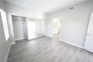 Photo #4: 2394453 Listing 