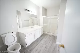 Photo #5: 2394453 Listing 