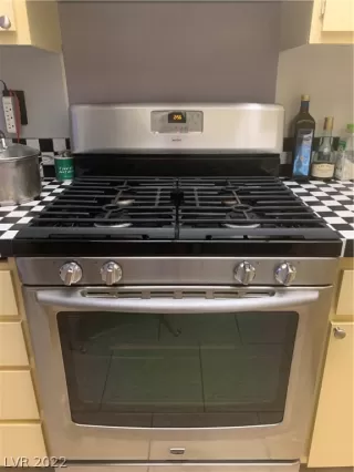 Photo #2: 2394461 Listing