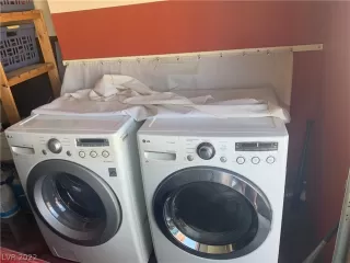 Photo #4: 2394461 Listing