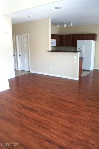 Photo #2: 2394467 Listing 