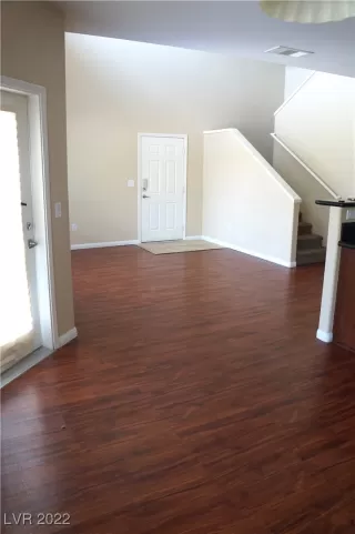 Photo #5: 2394467 Listing 