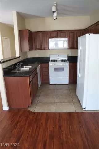 Photo #6: 2394467 Listing 