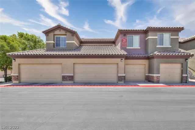 MLS: 2394470 Condo For Sale