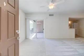 Photo #4: 2394470 Listing