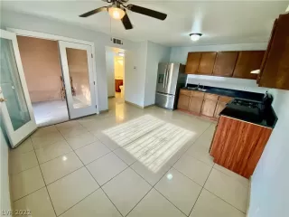 Photo #6: 2394493 Listing 