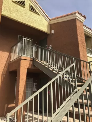 Photo #2: 2394506 Listing