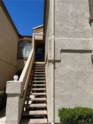 Photo #3: 2394514 Listing