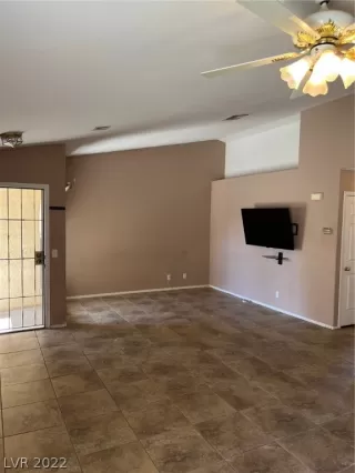 Photo #6: 2394514 Listing