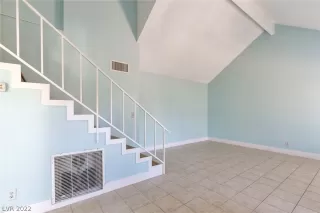 Photo #2: 2394535 Listing