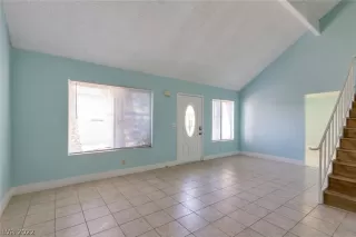 Photo #4: 2394535 Listing