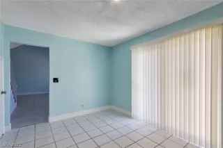 Photo #5: 2394535 Listing