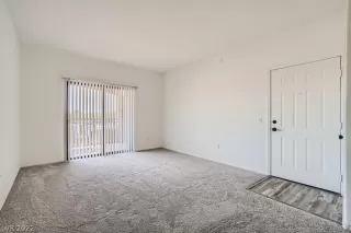 Photo #3: 2394538 Listing