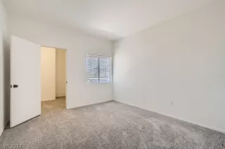 Photo #6: 2394538 Listing