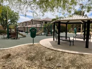 Photo #4: 2394594 Listing 