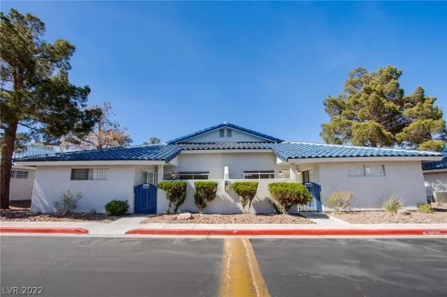 MLS: 2394629 Condo For Sale