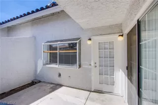 Photo #2: 2394629 Listing