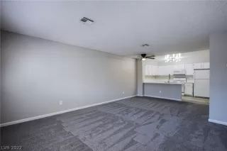 Photo #4: 2394629 Listing