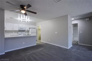 Photo #6: 2394629 Listing