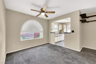 Photo #4: 2394666 Listing