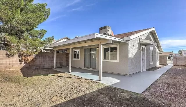 MLS: 2394671 Condo For Sale