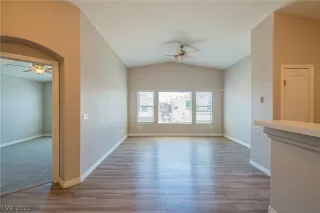 Photo #2: 2394703 Listing 