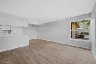 Photo #1: 2394704 Listing 