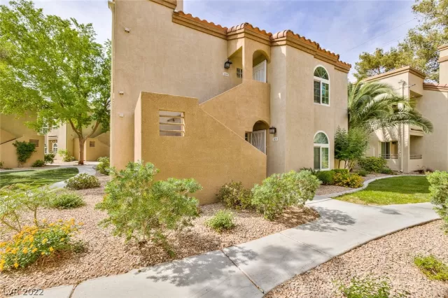 MLS: 2394723 Condo For Sale