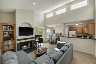 Photo #4: 2394723 Listing