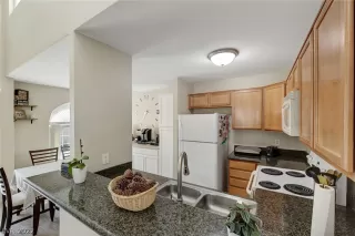 Photo #6: 2394723 Listing