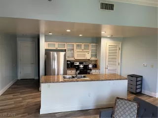 Photo #2: 2394733 Listing 