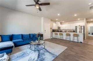 Photo #5: 2394737 Listing 