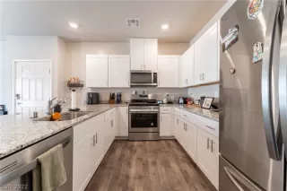 Photo #6: 2394737 Listing 