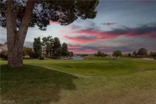 MLS: 2394819 Condo For Sale