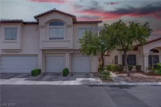 Photo #2: 2394819 Listing